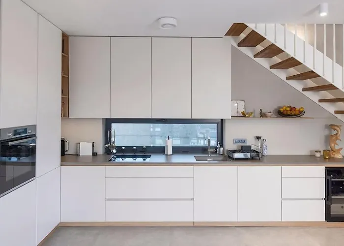 Chandra Villa, Stylish Seaside With Private Salt 10 M Pool فيلة Novigrad Istria
