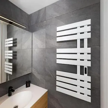 Chandra Villa, Stylish Seaside With Private Salt 10 M Pool