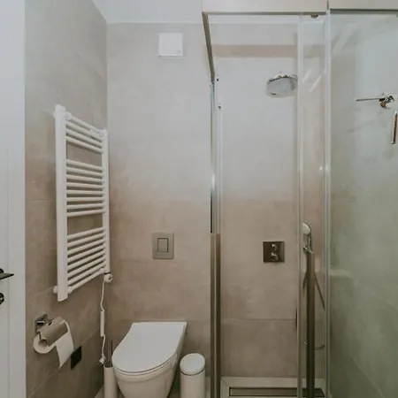 Chandra Villa, Stylish Seaside With Private Salt 10 M Pool Villa *
