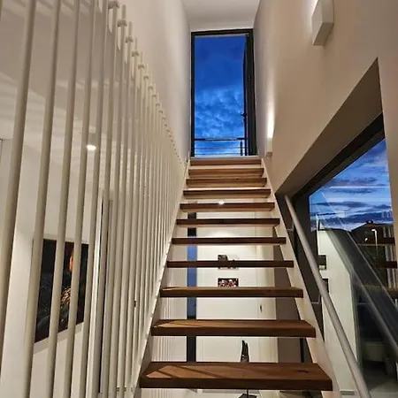 Villa Chandra Villa, Stylish Seaside With Private Salt 10 M Pool *