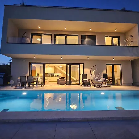 Chandra Villa, New - 10m Heated Pool * Novigrad Istria