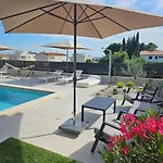 Chandra Villa, Stylish Seaside With Private Salt 10 M Pool Новиград