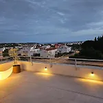 Chandra Villa, Stylish Seaside With Private Salt 10 M Pool * Новиград