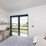 Вилла Chandra Villa, Stylish Seaside With Private Salt 10 M Pool Новиград