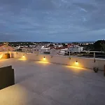 Chandra Villa, Stylish Seaside With Private Salt 10 M Pool Вилла